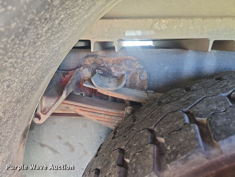 image for item DO7909 2002 HME pumper fire truck