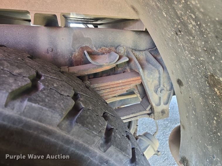 image for item DO7909 2002 HME pumper fire truck