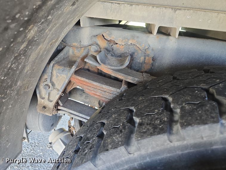 image for item DO7909 2002 HME pumper fire truck