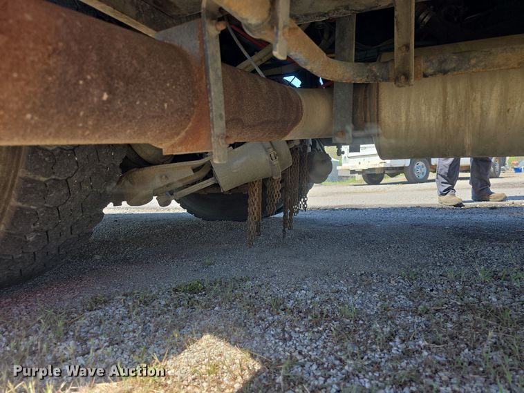 image for item DO7909 2002 HME pumper fire truck