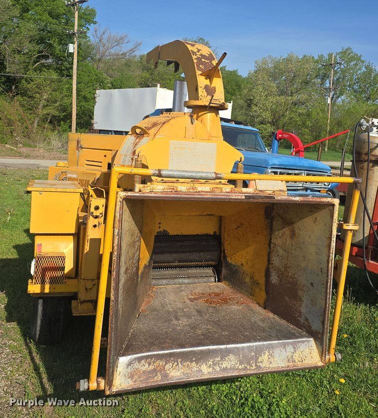 image for item DO7912 1985 Brush Bandit wood chipper
