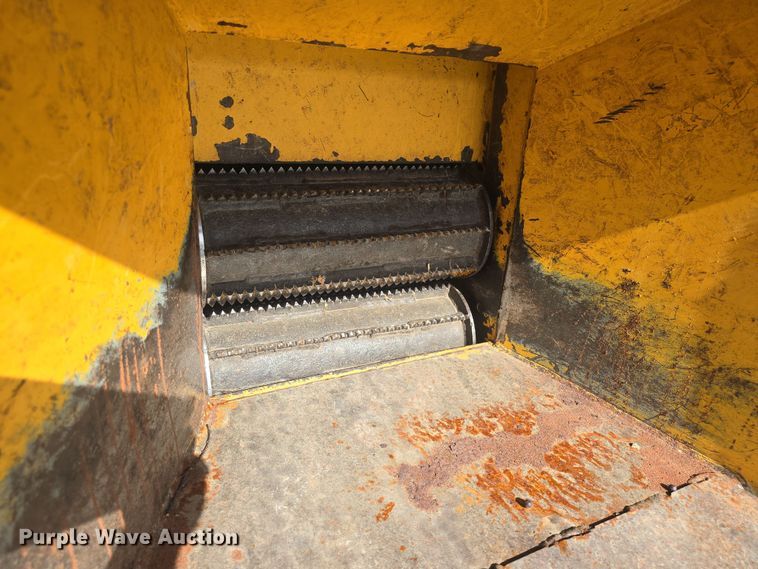 image for item DO7912 1985 Brush Bandit wood chipper