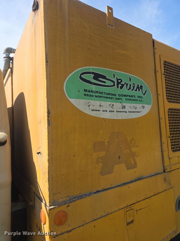 image for item DO7914 1971 Ford F600 sewer jetter truck