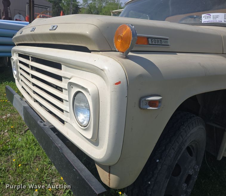 image for item DO7914 1971 Ford F600 sewer jetter truck