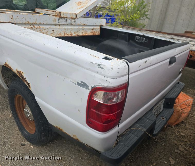 image for item DO7918 2004 Ford Ranger SuperCab pickup truck