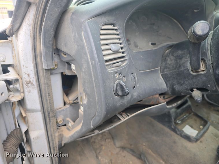 image for item DO7918 2004 Ford Ranger SuperCab pickup truck