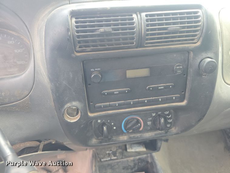 image for item DO7918 2004 Ford Ranger SuperCab pickup truck