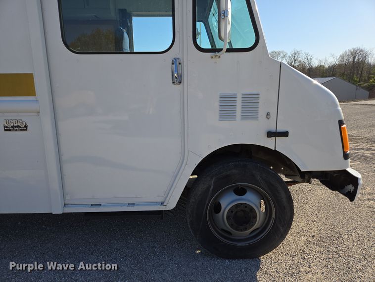 image for item DP6315 1994 GMC mobile command center vehicle