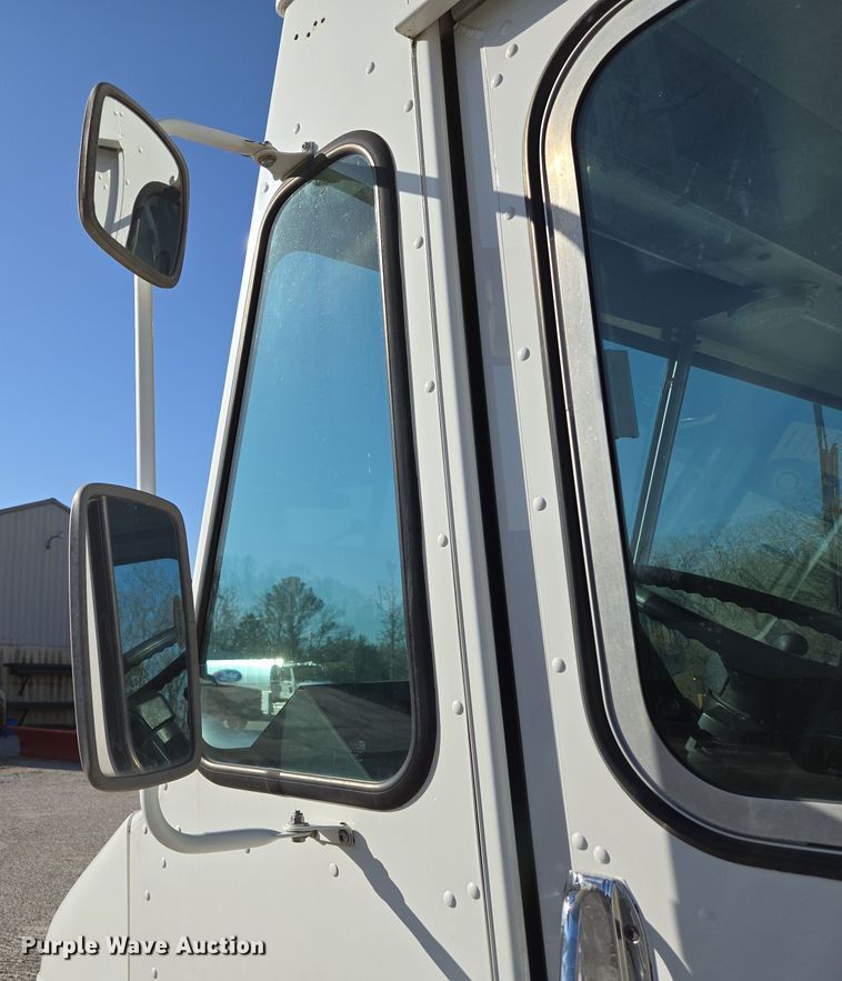 image for item DP6315 1994 GMC mobile command center vehicle