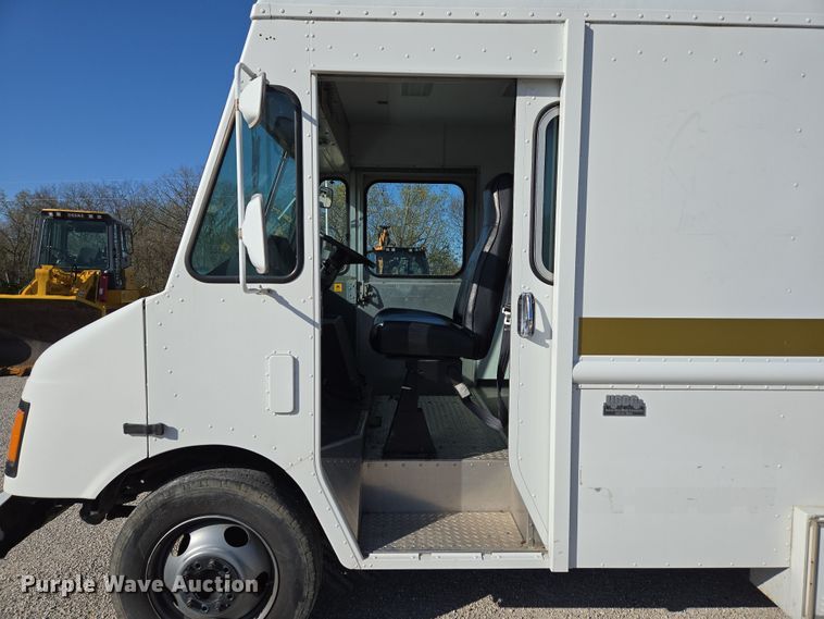 image for item DP6315 1994 GMC mobile command center vehicle