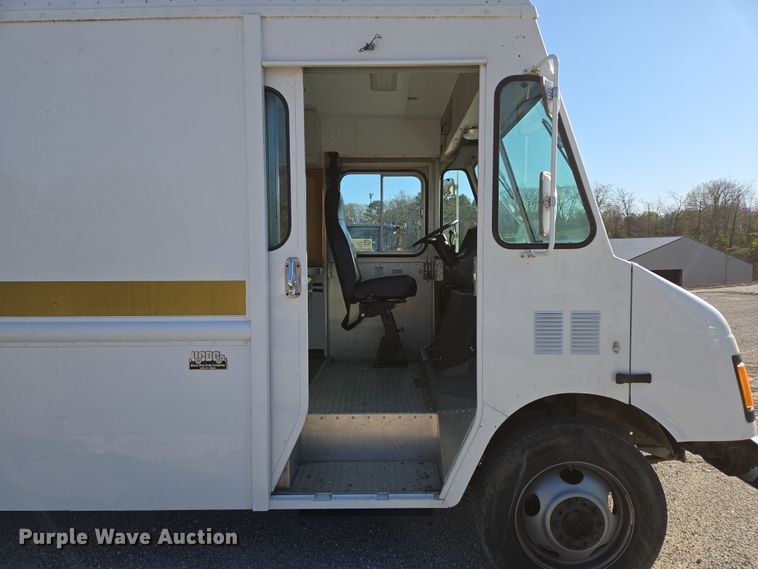 image for item DP6315 1994 GMC mobile command center vehicle