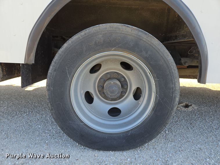 image for item DP6315 1994 GMC mobile command center vehicle