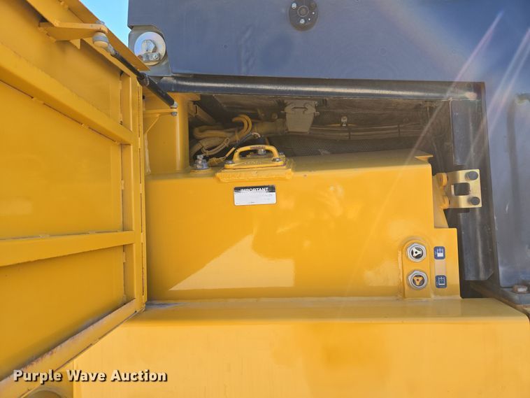 image for item DP6316 2004 John Deere 655C Series II track loader