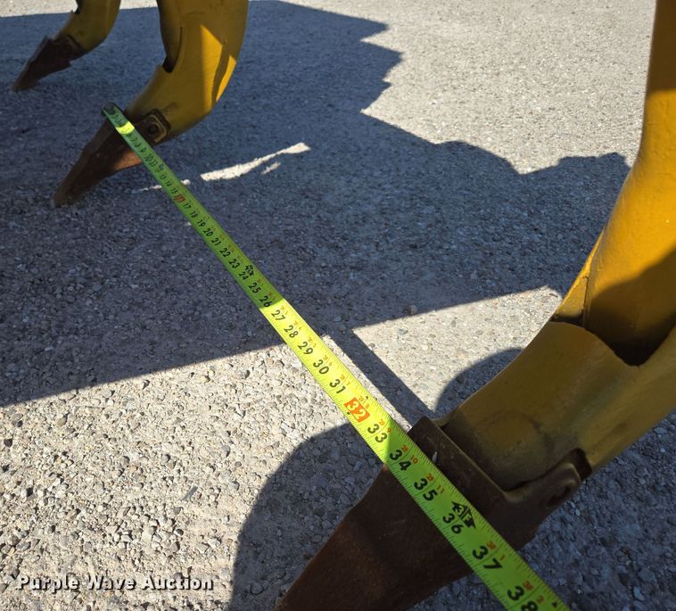 image for item DP6316 2004 John Deere 655C Series II track loader