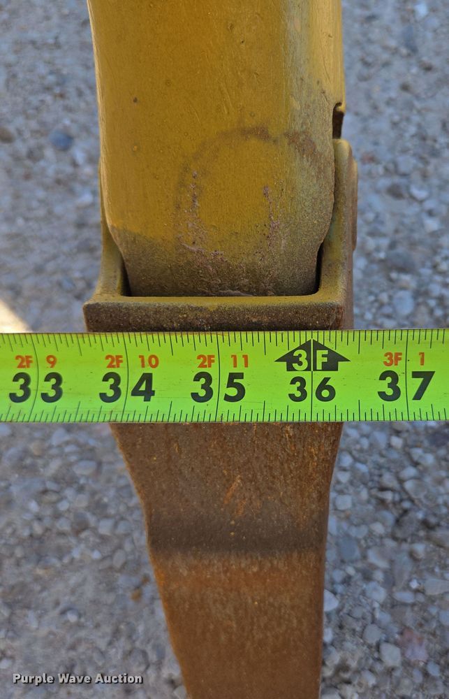 image for item DP6316 2004 John Deere 655C Series II track loader