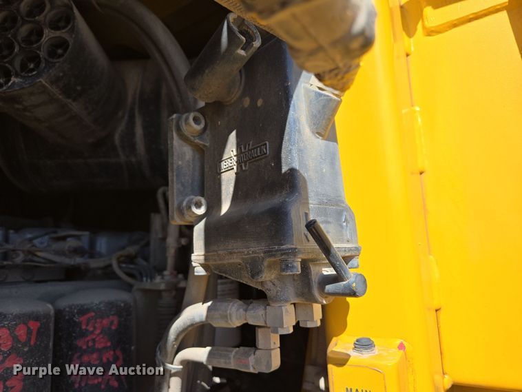 image for item DP6316 2004 John Deere 655C Series II track loader