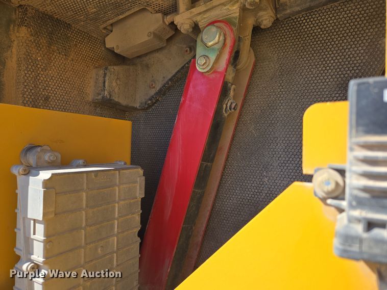 image for item DP6316 2004 John Deere 655C Series II track loader