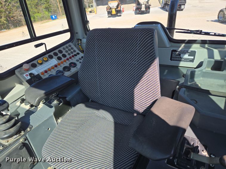 image for item DP6316 2004 John Deere 655C Series II track loader