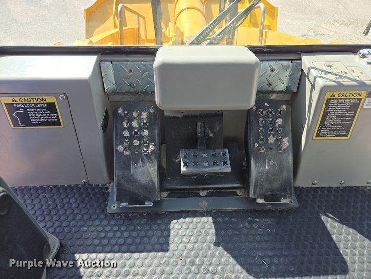 image for item DP6316 2004 John Deere 655C Series II track loader