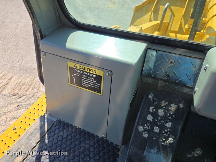 image for item DP6316 2004 John Deere 655C Series II track loader