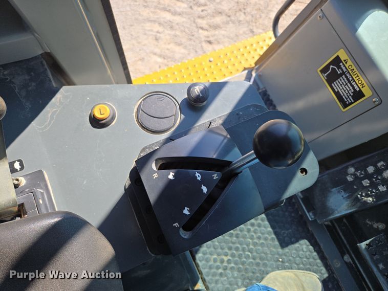 image for item DP6316 2004 John Deere 655C Series II track loader