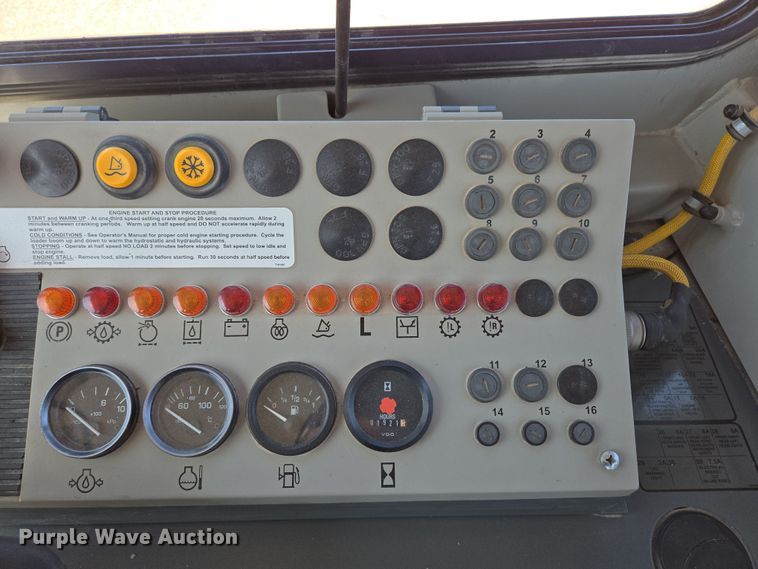 image for item DP6316 2004 John Deere 655C Series II track loader