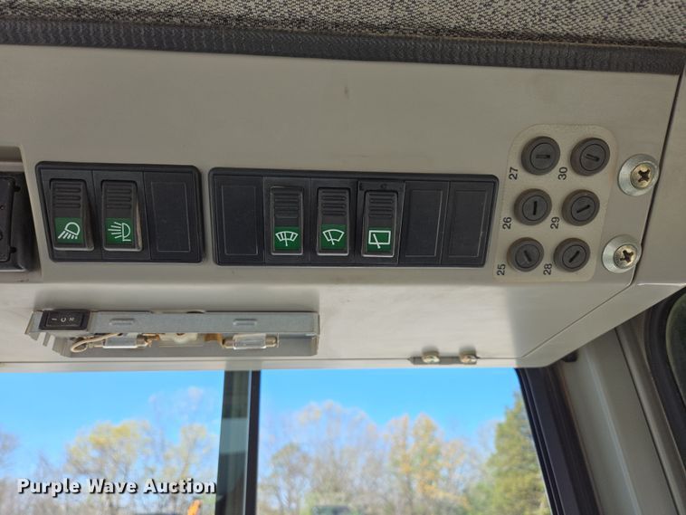 image for item DP6316 2004 John Deere 655C Series II track loader