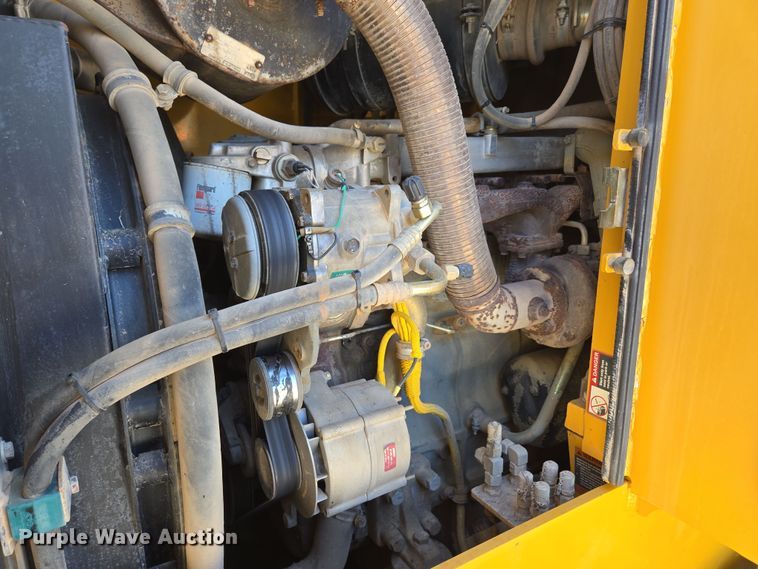 image for item DP6316 2004 John Deere 655C Series II track loader