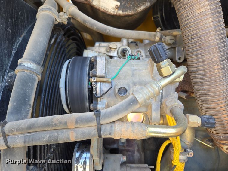 image for item DP6316 2004 John Deere 655C Series II track loader