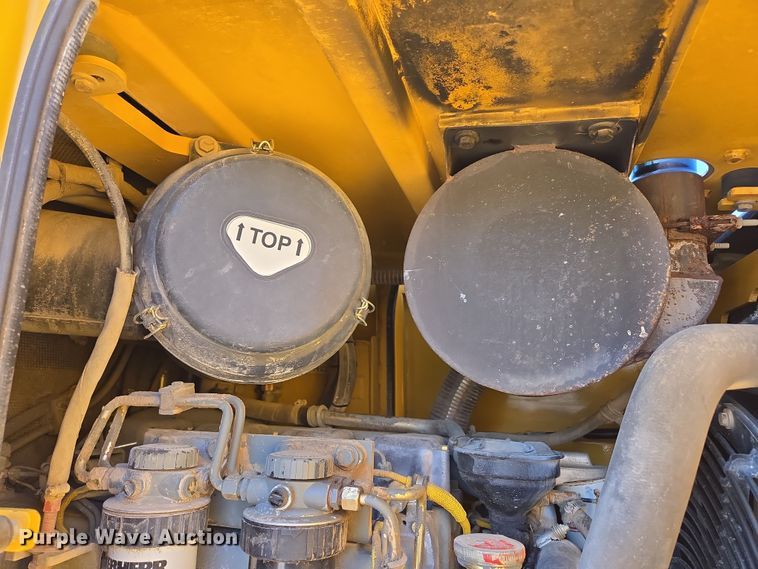 image for item DP6316 2004 John Deere 655C Series II track loader