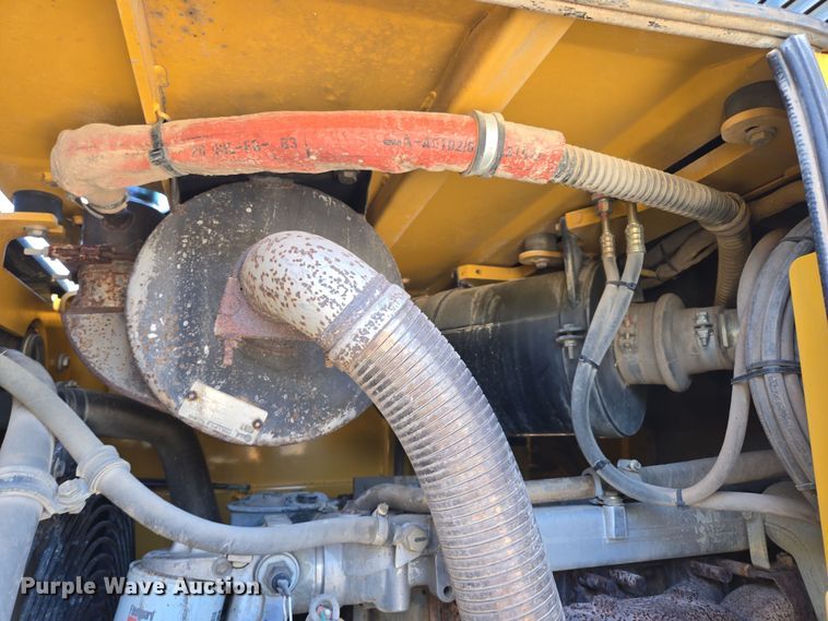 image for item DP6316 2004 John Deere 655C Series II track loader