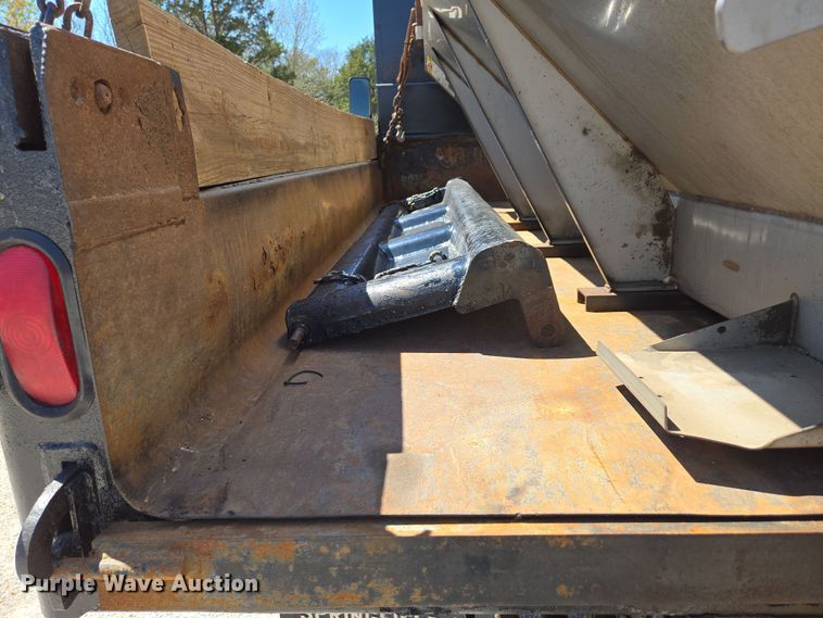 image for item DP6318 2009 Chevrolet C5500 dump truck