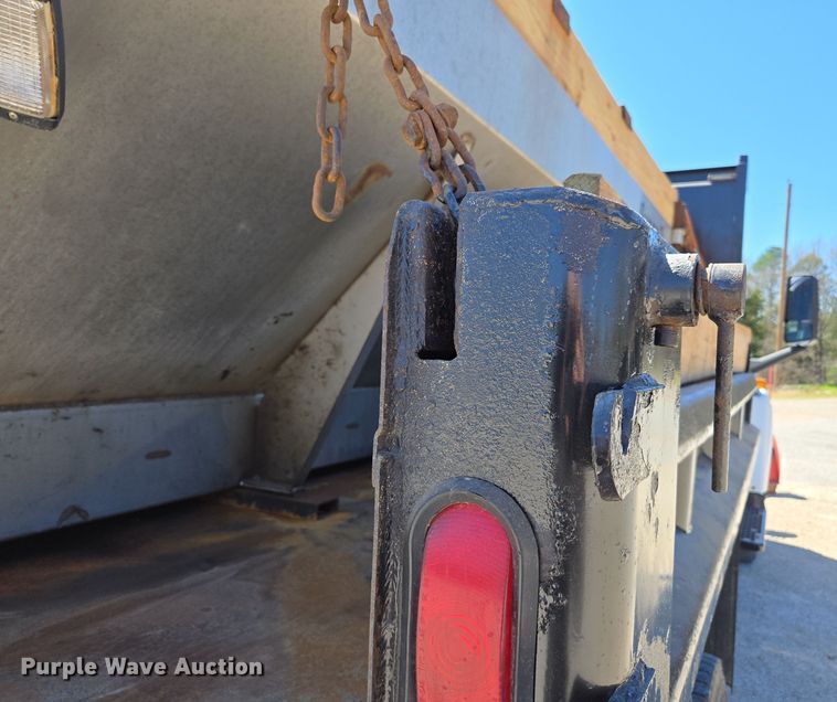 image for item DP6318 2009 Chevrolet C5500 dump truck