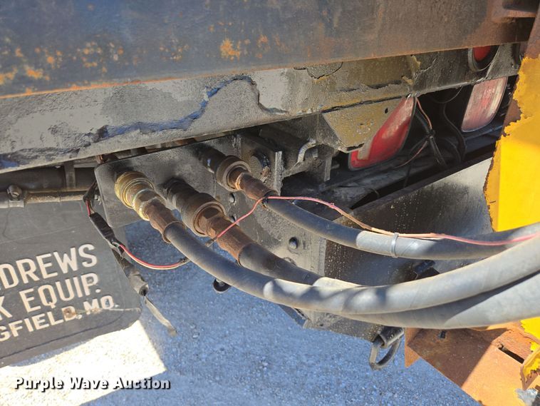 image for item DP6318 2009 Chevrolet C5500 dump truck