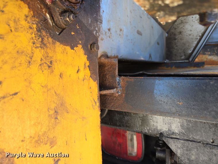 image for item DP6318 2009 Chevrolet C5500 dump truck