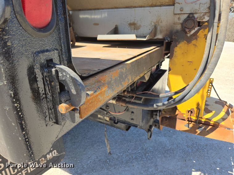 image for item DP6318 2009 Chevrolet C5500 dump truck