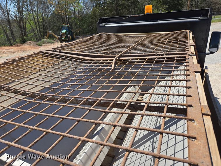 image for item DP6318 2009 Chevrolet C5500 dump truck