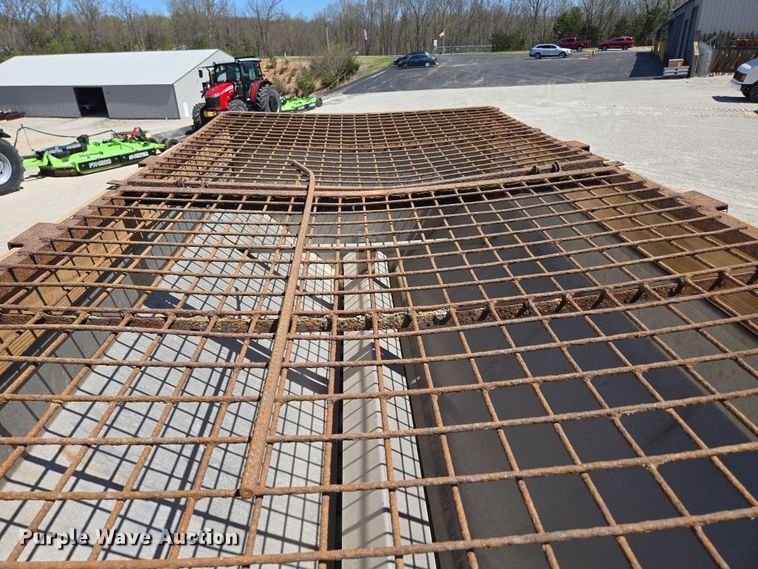 image for item DP6318 2009 Chevrolet C5500 dump truck