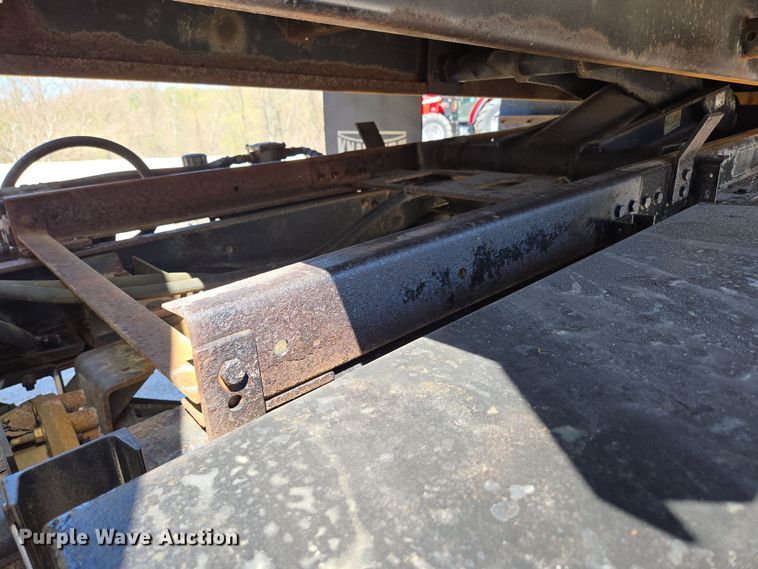 image for item DP6318 2009 Chevrolet C5500 dump truck