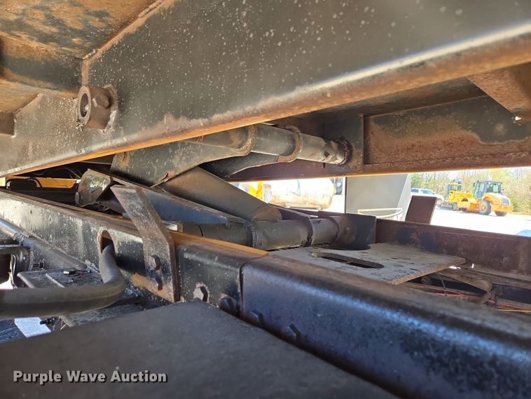 image for item DP6318 2009 Chevrolet C5500 dump truck