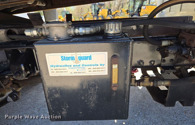 image for item DP6318 2009 Chevrolet C5500 dump truck