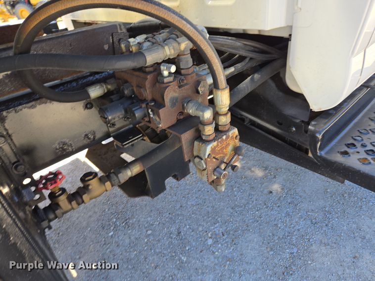 image for item DP6318 2009 Chevrolet C5500 dump truck