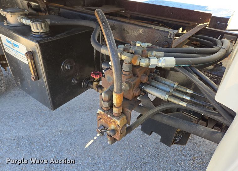 image for item DP6318 2009 Chevrolet C5500 dump truck