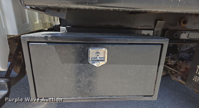 image for item DP6318 2009 Chevrolet C5500 dump truck