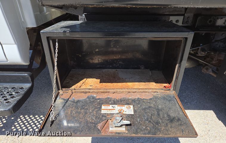 image for item DP6318 2009 Chevrolet C5500 dump truck