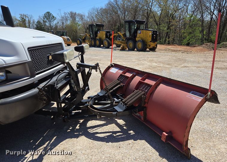 image for item DP6318 2009 Chevrolet C5500 dump truck