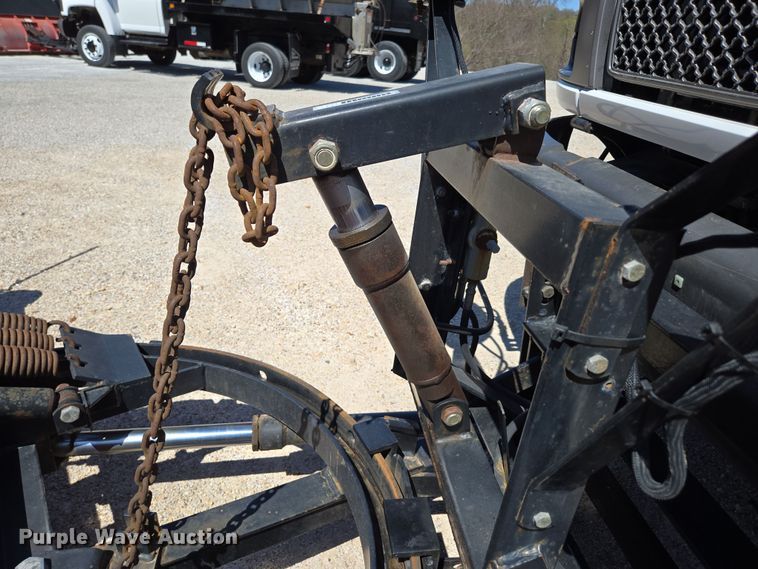 image for item DP6318 2009 Chevrolet C5500 dump truck