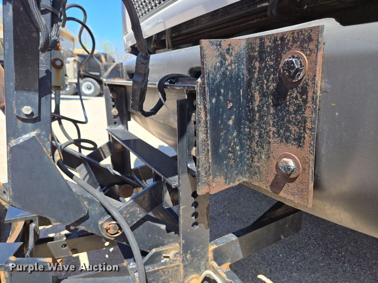 image for item DP6318 2009 Chevrolet C5500 dump truck