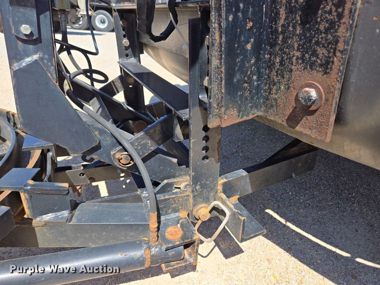 image for item DP6318 2009 Chevrolet C5500 dump truck