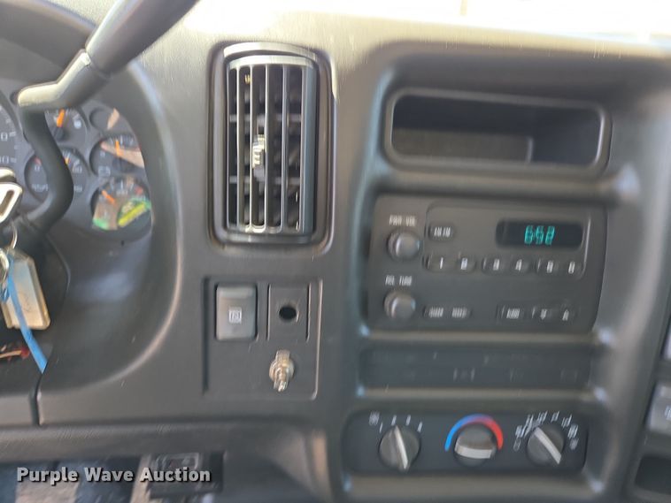 image for item DP6318 2009 Chevrolet C5500 dump truck